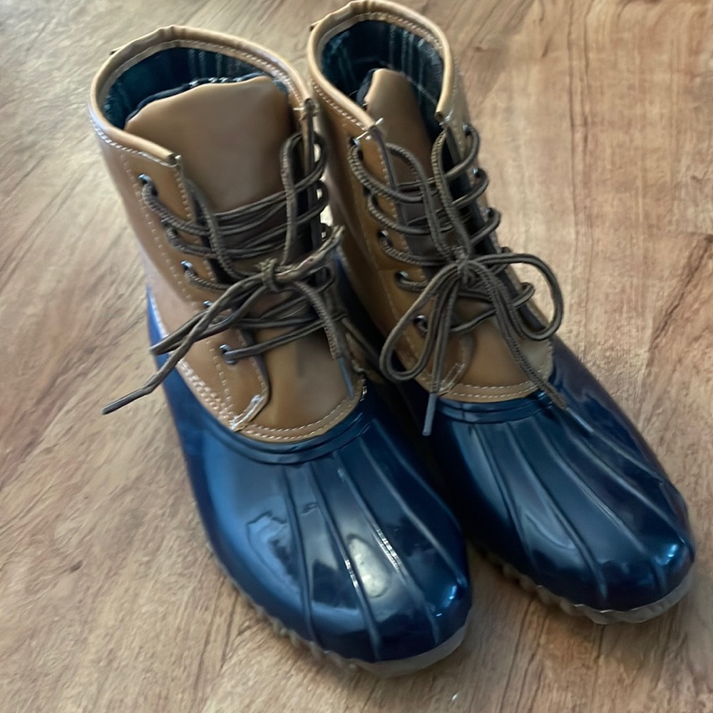 Cute duck boots!